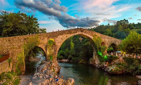 el templo cangas de ons reseas|El Templo, C. San Pelayo, 14, Cangas de Onís, Asturias, teléfono。